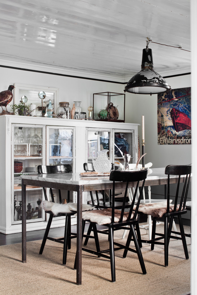 Idee per una sala da pranzo scandinava di medie dimensioni con pareti bianche