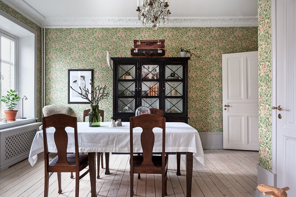 Elegant dining room photo in Gothenburg