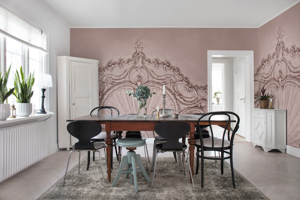 This is an example of a dining room in Gothenburg.