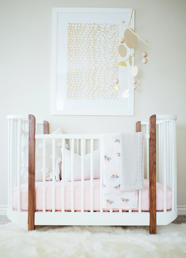 ソルトレイクシティにあるミッドセンチュリースタイルのおしゃれな赤ちゃん部屋の写真