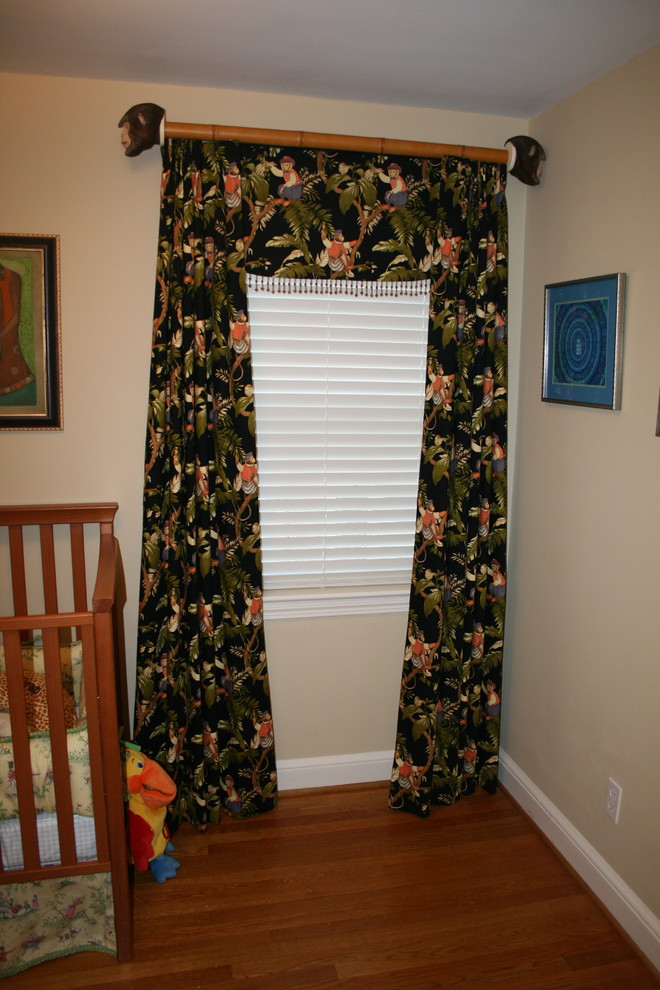 ワシントンD.C.にあるトランジショナルスタイルのおしゃれな赤ちゃん部屋の写真