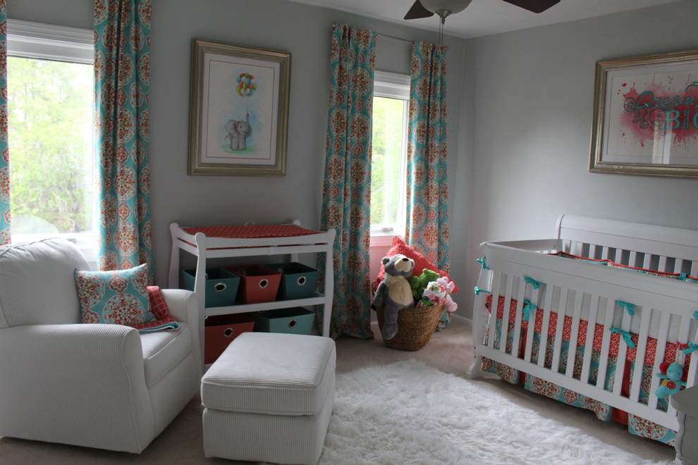 Свежая идея для дизайна: комната для малыша среднего размера в классическом стиле - отличное фото интерьера