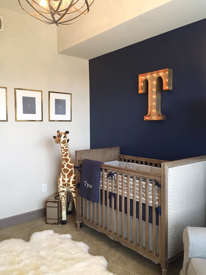 ヒューストンにあるインダストリアルスタイルのおしゃれな赤ちゃん部屋の写真