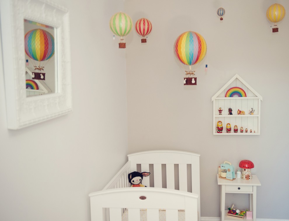 Inspiration pour une chambre de bébé victorienne.