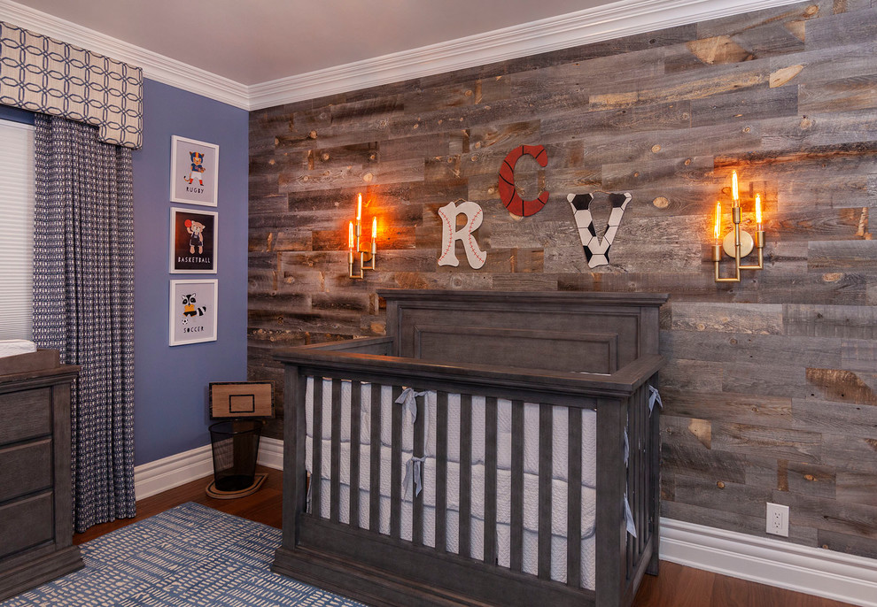 На фото: комната для малыша в стиле неоклассика (современная классика) с синими стенами и темным паркетным полом для мальчика с