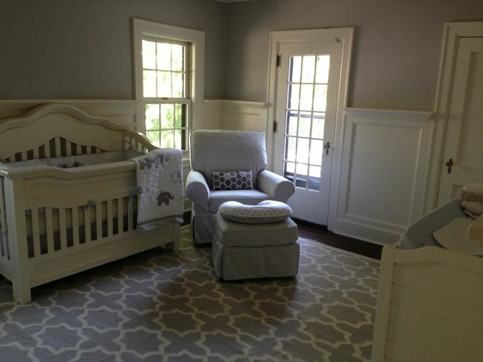 オマハにあるトランジショナルスタイルのおしゃれな赤ちゃん部屋の写真