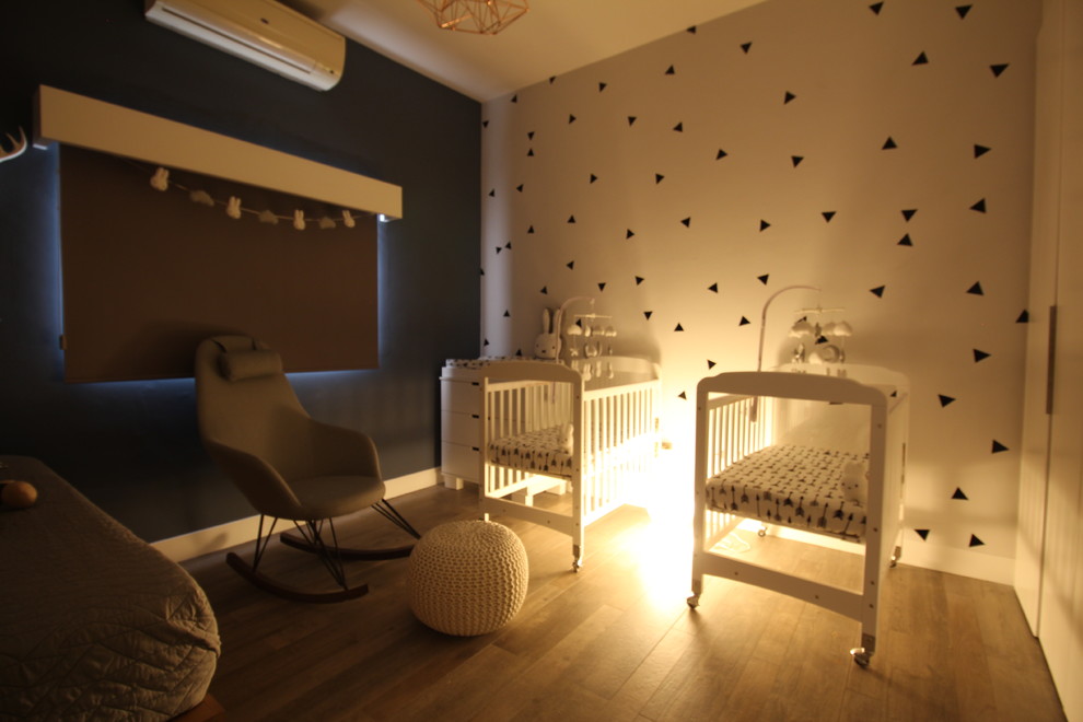 Идея дизайна: комната для малыша в скандинавском стиле для мальчика