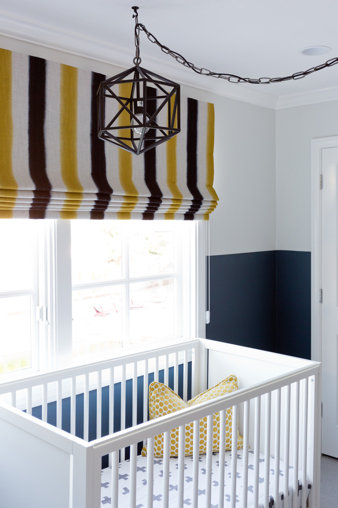 Пример оригинального дизайна: комната для малыша среднего размера в стиле неоклассика (современная классика) с синими стенами и ковровым покрытием для мальчика