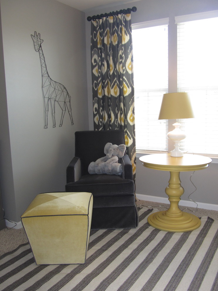 Aménagement d'une chambre de bébé classique.
