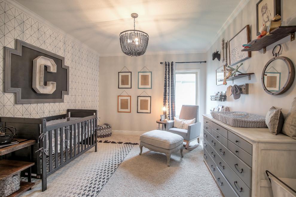 На фото: нейтральная комната для малыша в стиле неоклассика (современная классика) с серыми стенами, ковровым покрытием и серым полом
