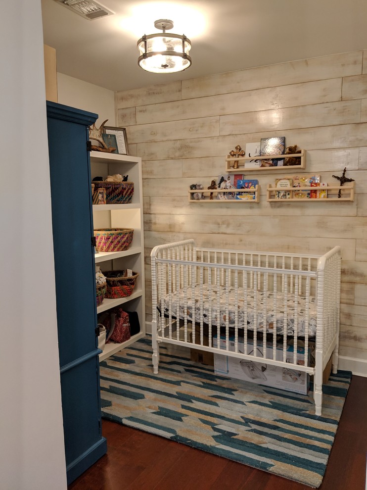 Идея дизайна: маленькая комната для малыша в скандинавском стиле для на участке и в саду, мальчика