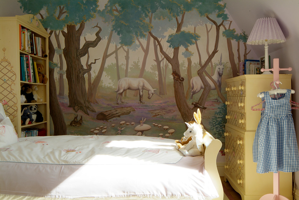 サセックスにあるトラディショナルスタイルのおしゃれな赤ちゃん部屋の写真