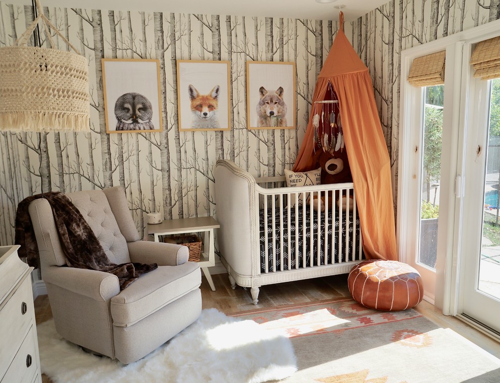 ロサンゼルスにあるおしゃれな赤ちゃん部屋の写真