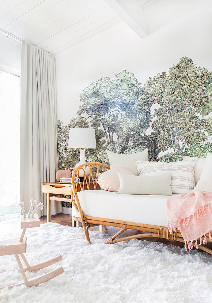 Inspiration for a 1950s gender-neutral nursery remodel in Los Angeles
