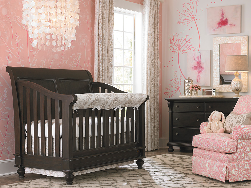 Idée de décoration pour une chambre de bébé design.