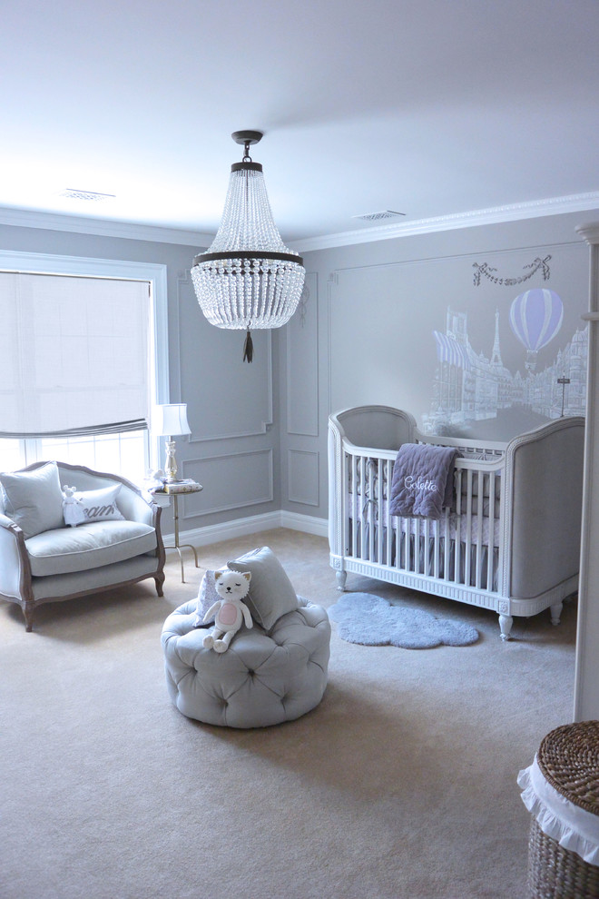 Idées déco pour une chambre de bébé classique.