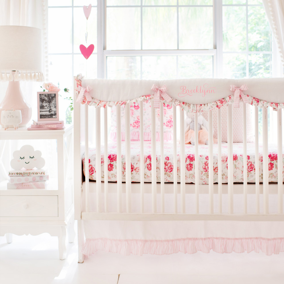 Пример оригинального дизайна: комната для малыша в стиле шебби-шик для девочки