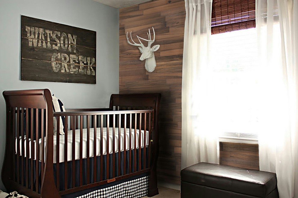 На фото: нейтральная комната для малыша среднего размера в стиле рустика с коричневыми стенами