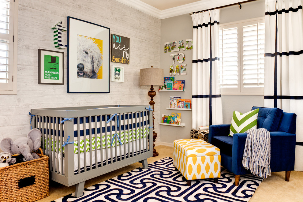 フェニックスにあるコンテンポラリースタイルのおしゃれな赤ちゃん部屋 (グレーの壁、カーペット敷き、男女兼用) の写真