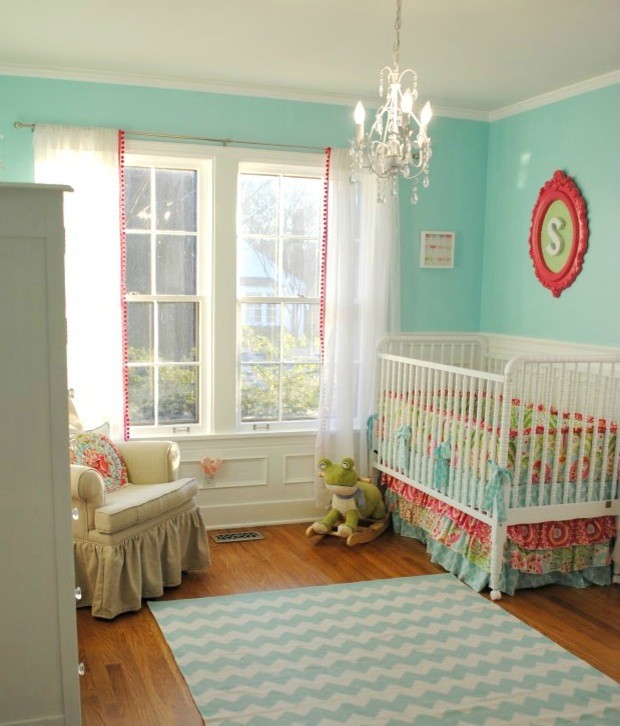 Idée de décoration pour une chambre de bébé bohème.