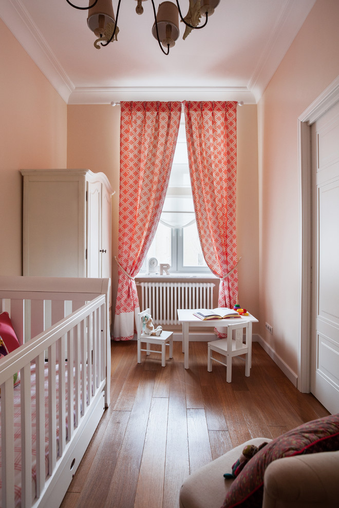 Design ideas for a traditional nursery in Moscow.