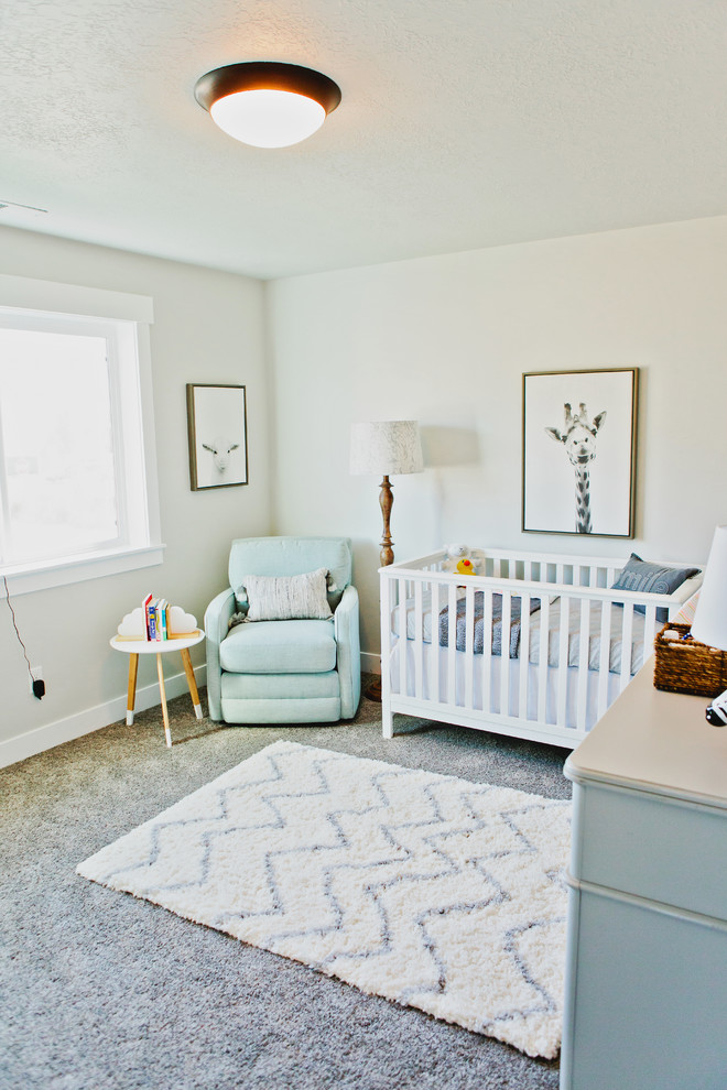Exemple d'une chambre de bébé nature.