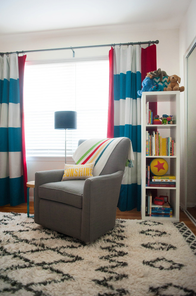 Inspiration pour une petite chambre de bébé minimaliste.
