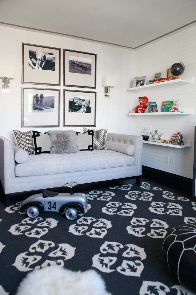 На фото: комната для малыша среднего размера в стиле неоклассика (современная классика) с белыми стенами, ковровым покрытием и разноцветным полом для мальчика