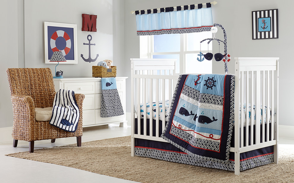 Ejemplo de habitación de bebé niño marinera con paredes grises