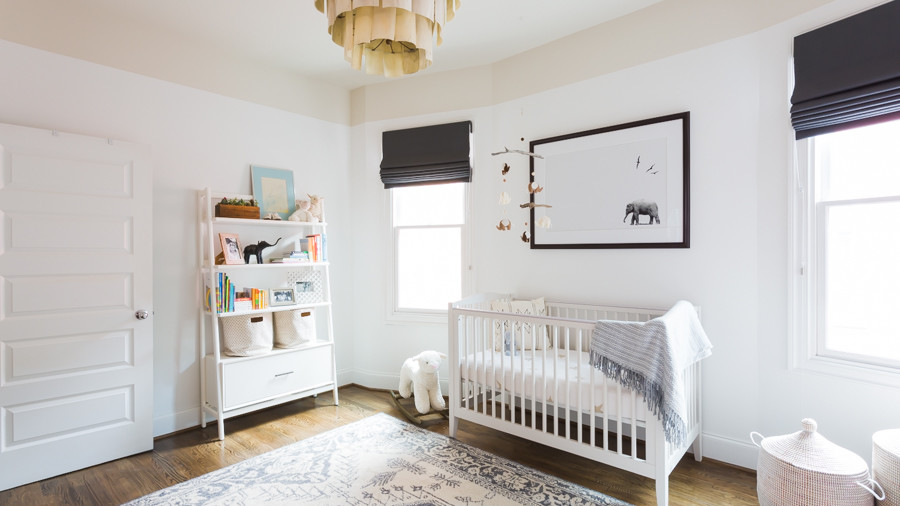 На фото: комната для малыша в стиле фьюжн