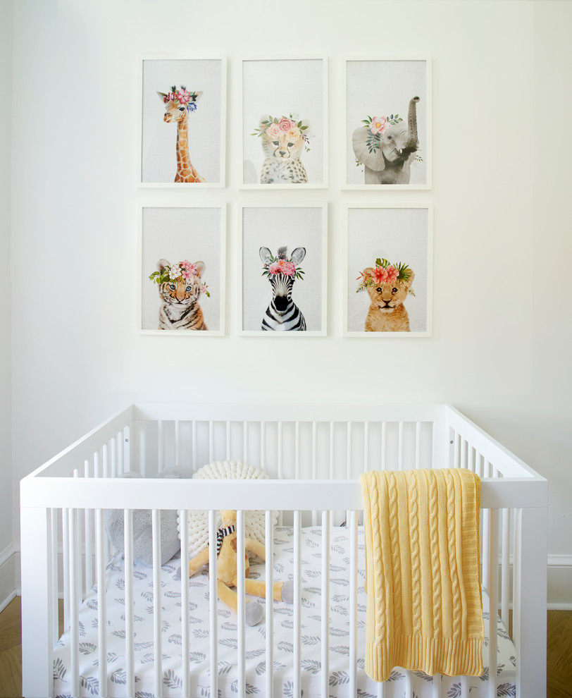 Immagine di una cameretta per neonati minimal