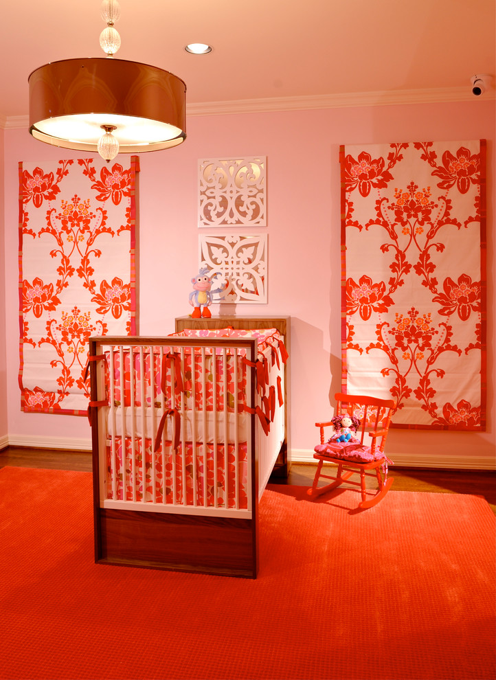 ダラスにあるコンテンポラリースタイルのおしゃれな赤ちゃん部屋の写真