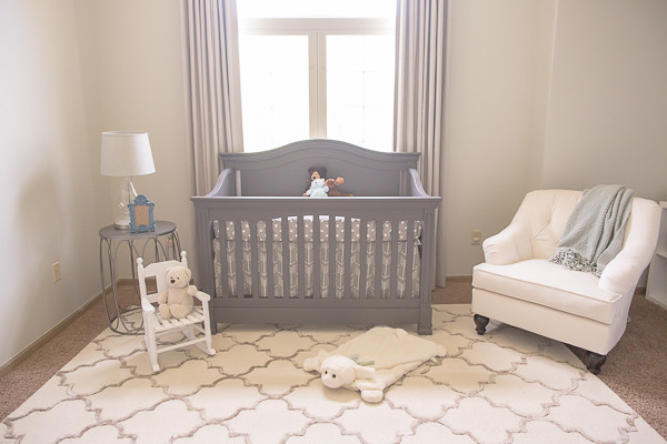 Свежая идея для дизайна: комната для малыша в стиле шебби-шик - отличное фото интерьера
