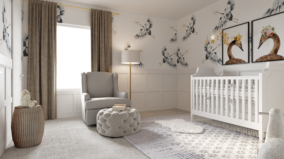 Foto di una piccola cameretta per neonati neutra classica con pareti bianche, moquette e pavimento grigio