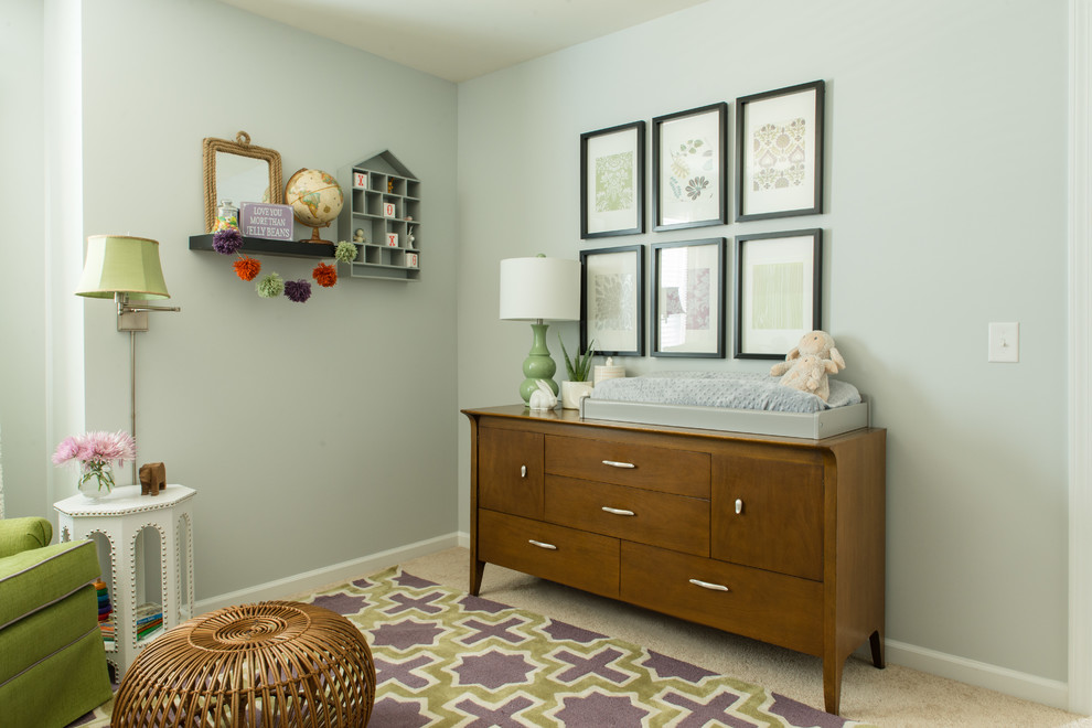 シャーロットにある低価格の中くらいなトランジショナルスタイルのおしゃれな赤ちゃん部屋の写真