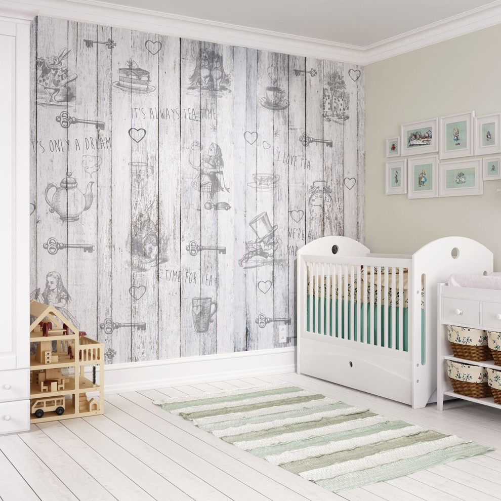 Exemple d'une grande chambre de bébé neutre chic avec un mur beige, parquet clair et un sol blanc.