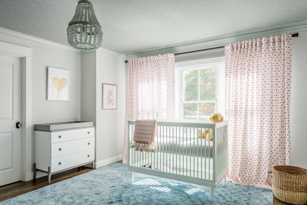 Idée de décoration pour une chambre de bébé champêtre.