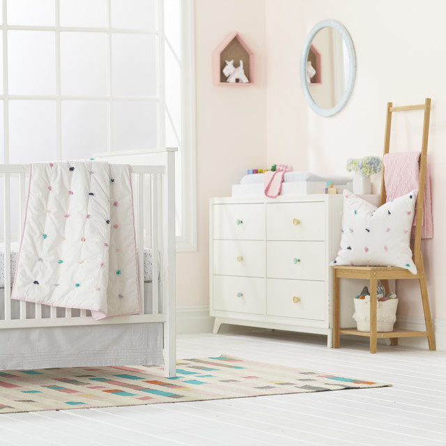 Your little girl's nursery Chambre de Bébé New York par Hello Spud Nursery Decor Houzz