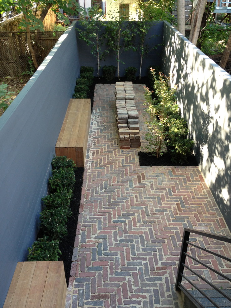 This is an example of a modern patio in New York.