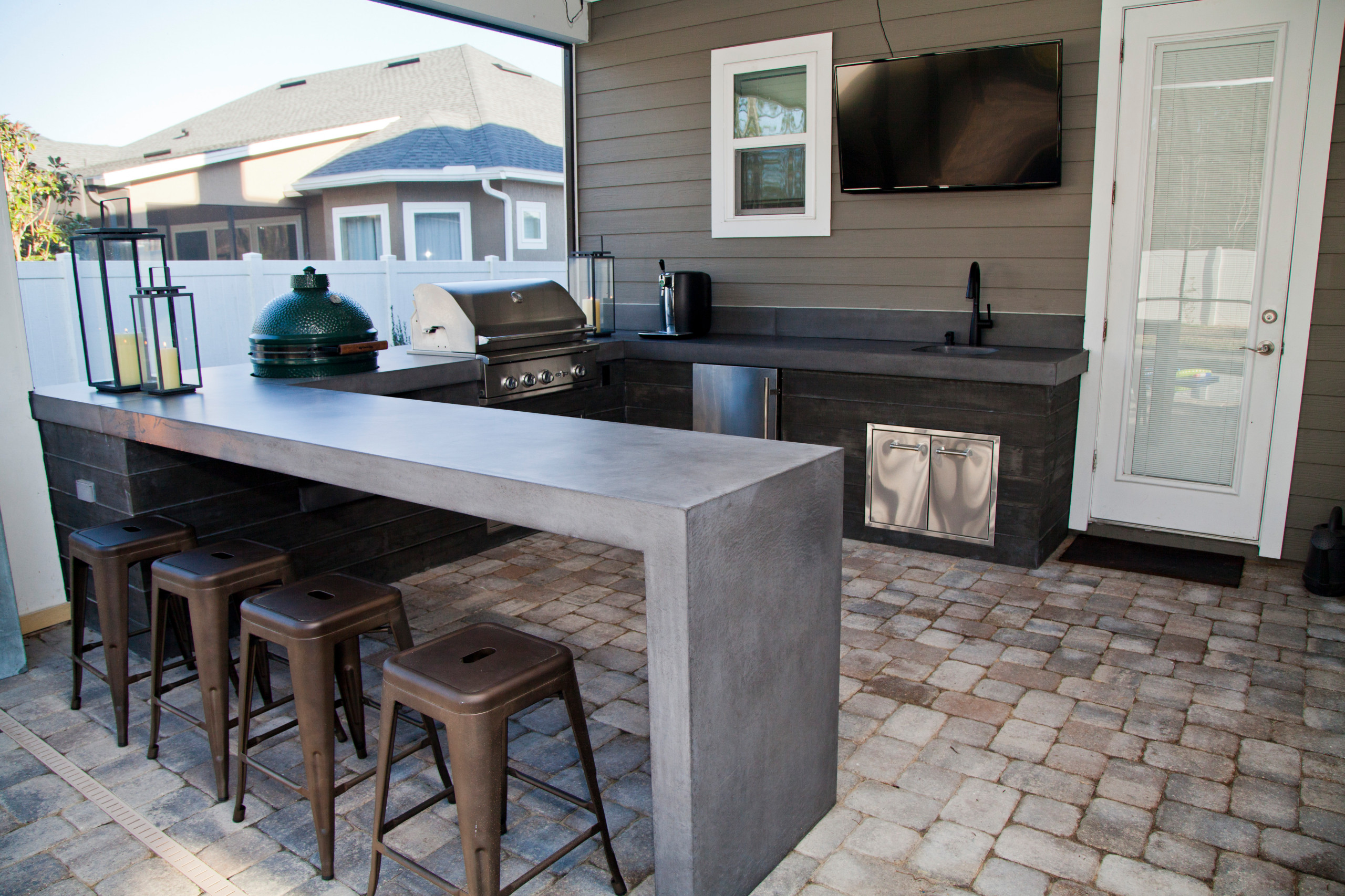 75 Beautiful Mid Sized Outdoor Kitchen Design Houzz Pictures Ideas February