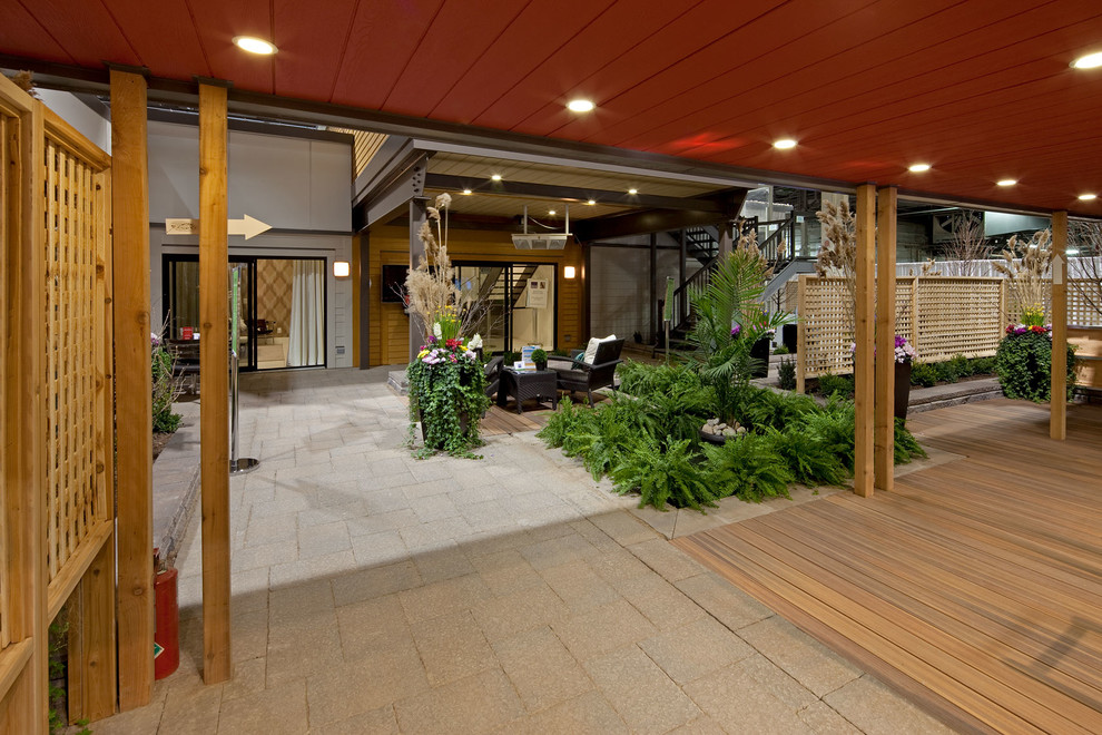 Patio - modern patio idea in Toronto