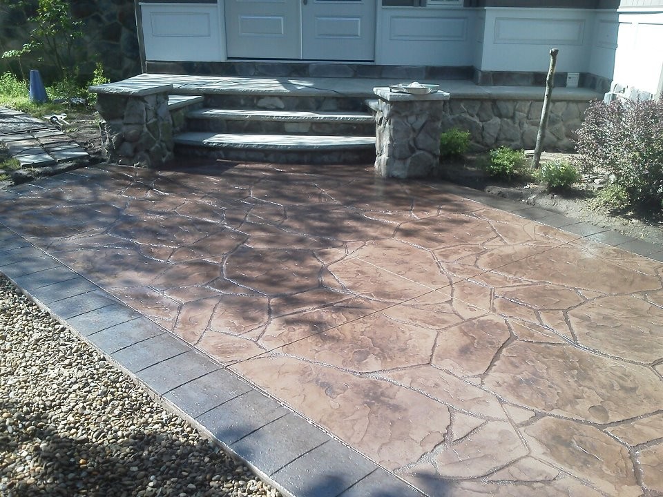 Example of a trendy patio design in Cleveland