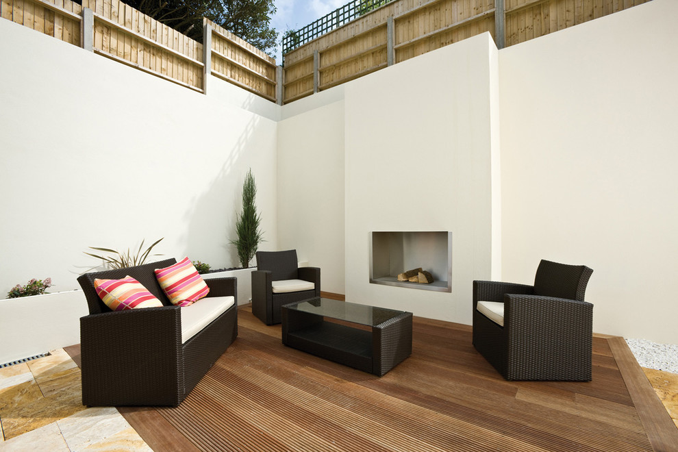 Design ideas for a contemporary patio in Dorset.