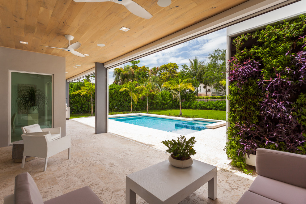 Design ideas for a coastal patio in Miami.