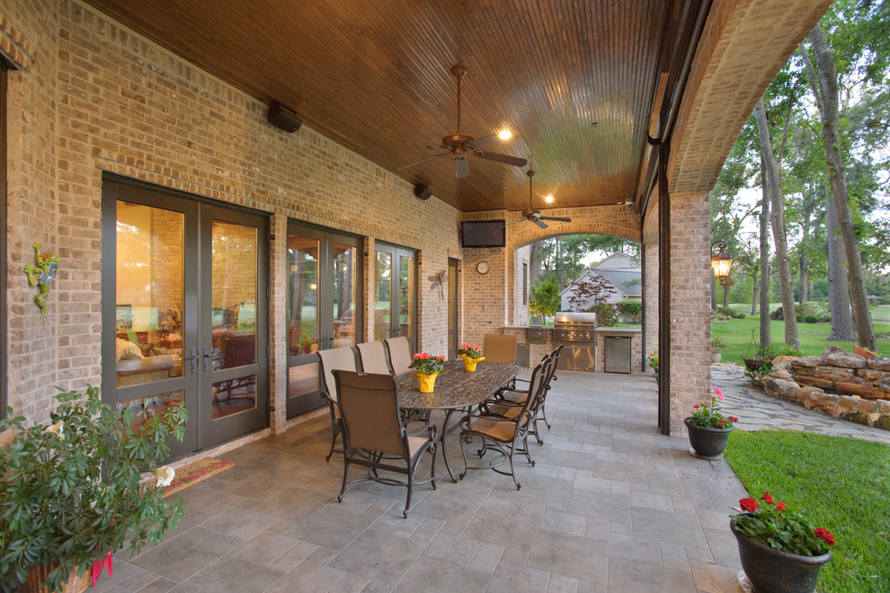 This is an example of a classic patio in Houston.