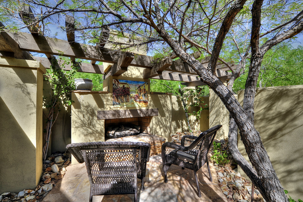 フェニックスにあるトラディショナルスタイルのおしゃれなテラス・中庭の写真