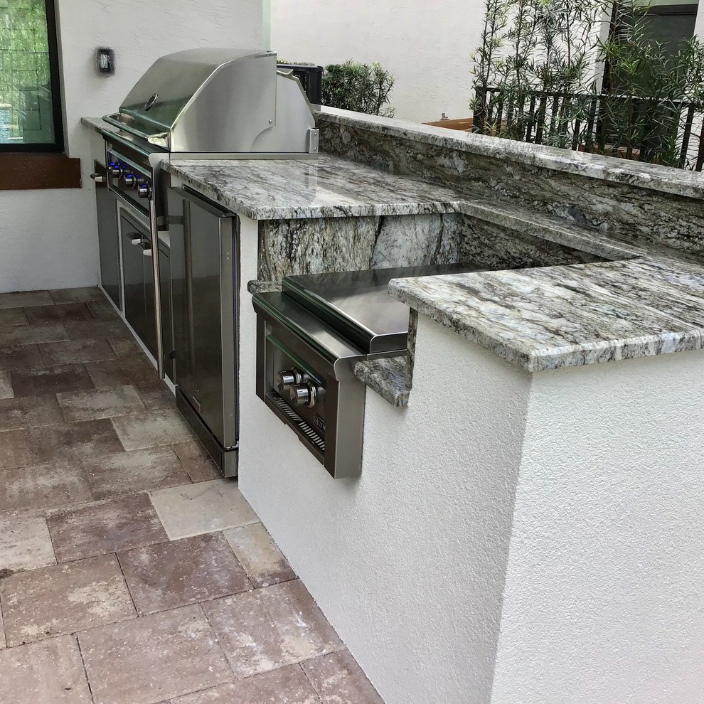 Alton - Palm Beach Gardens - Patio - Miami - by Fischman Outdoor
