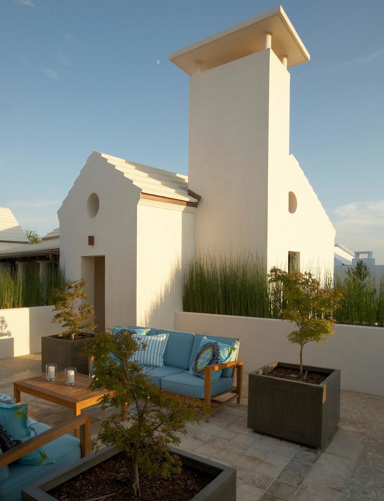 Idée de décoration pour une terrasse méditerranéenne avec aucune couverture.