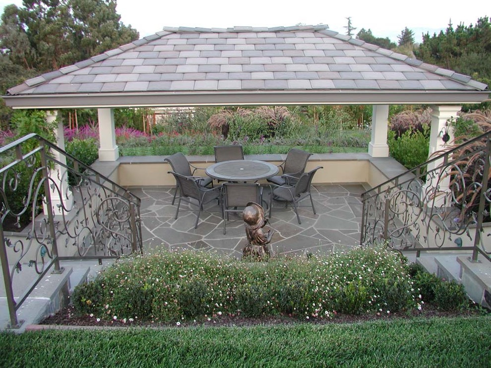 Design ideas for a medium sized traditional patio in San Francisco.