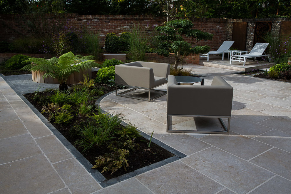 Design ideas for a modern patio in Buckinghamshire.